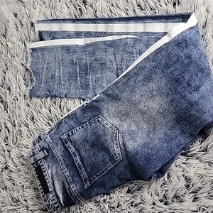 Distressed Jean 👖